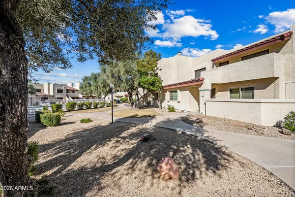 $199,900 | 2020 West Union Hills Drive, Unit 211, Phoenix, AZ 85027