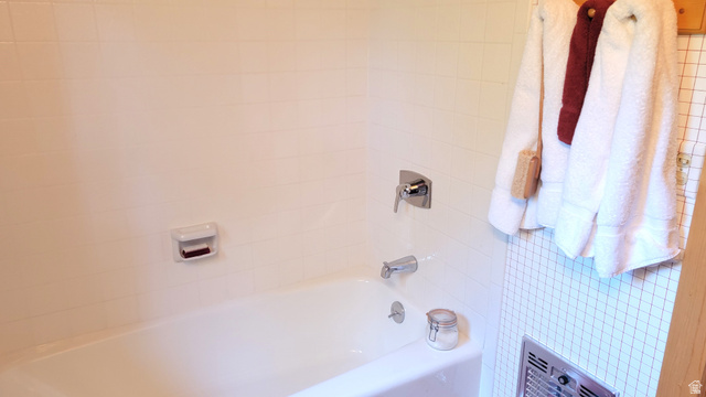 6210 Mountain View Road, Unit 133 Coalville, UT 84017 - Photo 40 of 87 Ceramic tiled tub surround and porcelain tub/shower.