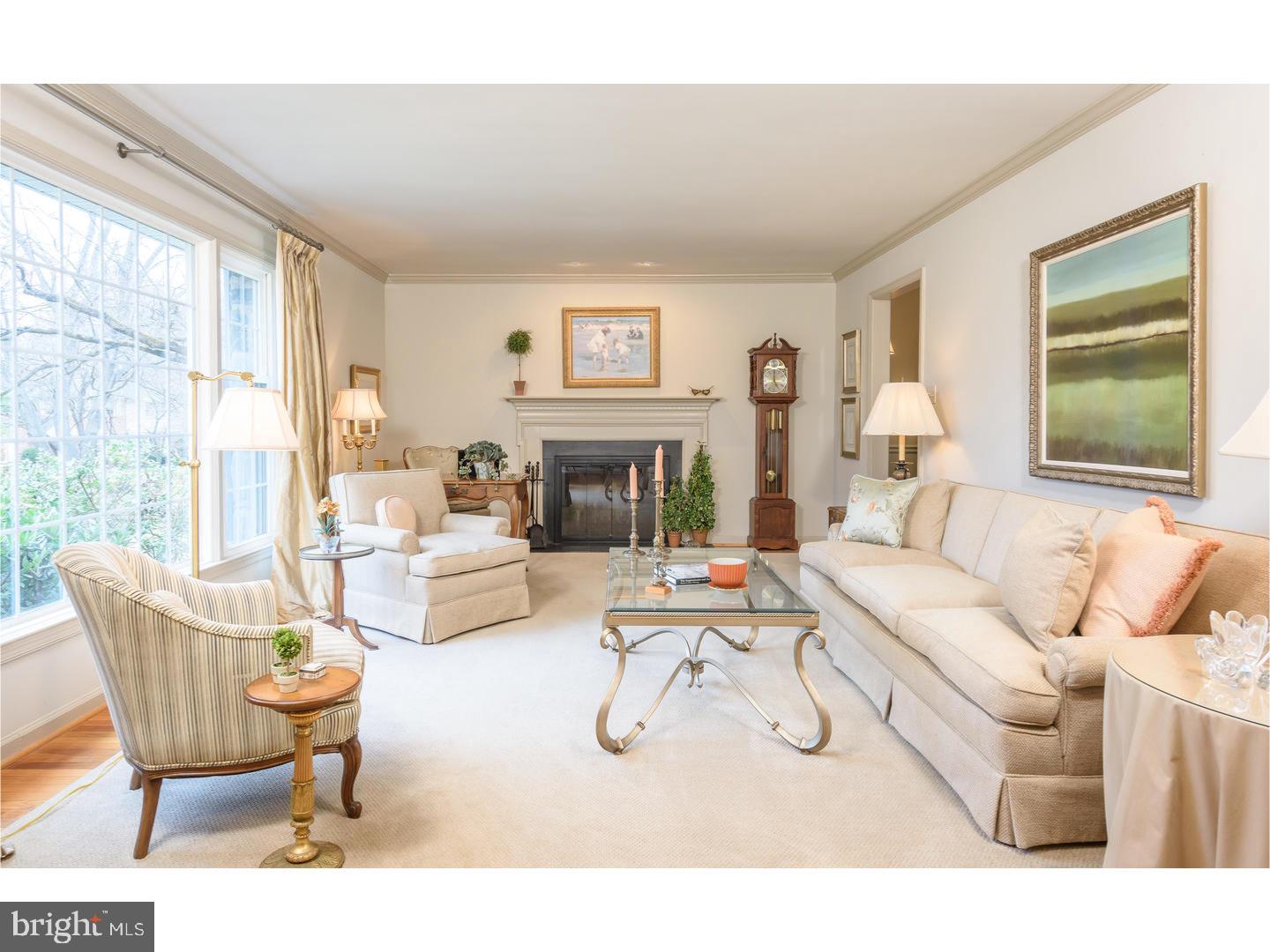 1391 Thomas Road Wayne, PA 19087 - Photo 4 of 25 Living Room