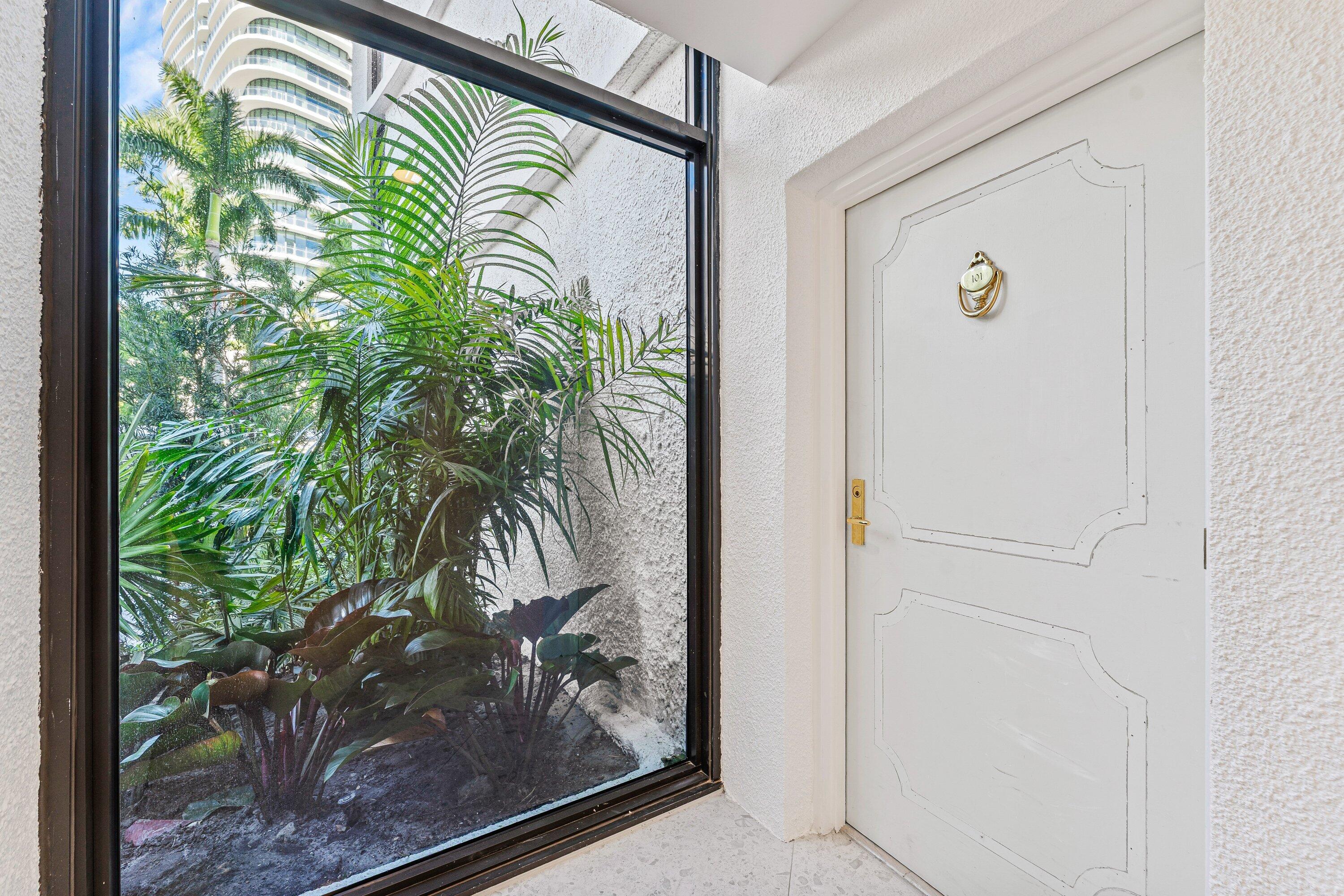 1200 South Flagler Drive, Unit 101 West Palm Beach, FL 33401 - Photo 2 of 44 005-1200SouthFlaglerDrive-101-WestPalmBe