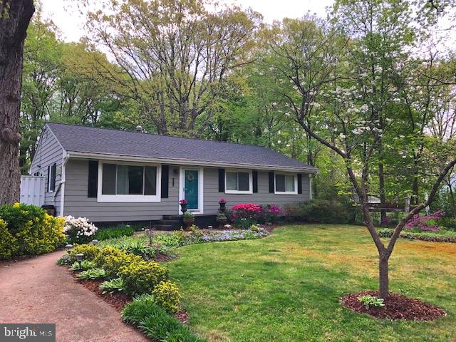 7713 Schelhorn Road Alexandria, VA 22306 - Photo 1 of 43 Beautiful landscaping!