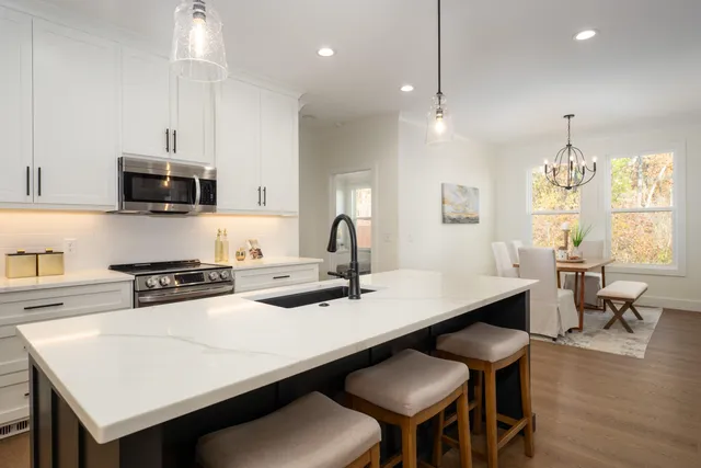 $615,000 | 216 Goose Creek Circle, Soddy Daisy, TN 37379