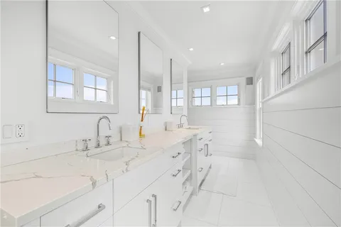 $6,950,000 | 1210 Grace Cove Road, Block Island, RI 02807