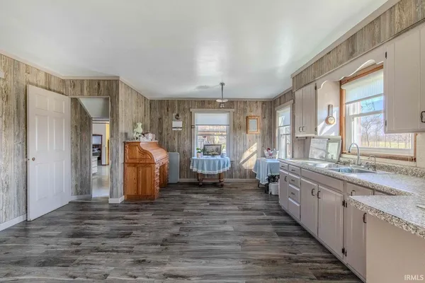 $750,000 | 2145 West 50th Street North, Lagrange, IN 46761