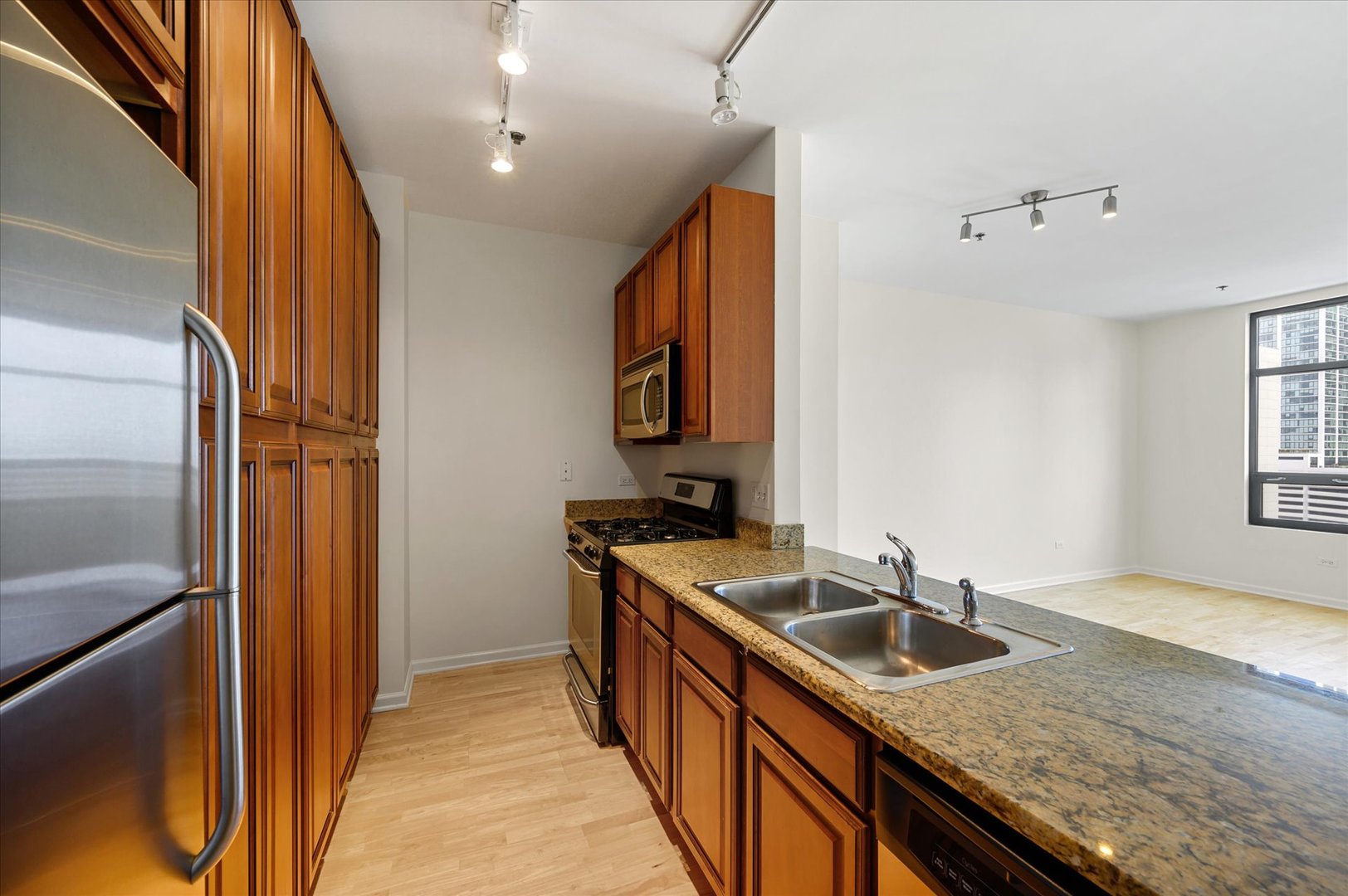 1255 South State Street, Unit 1913 Chicago, IL 60605 - Photo 12 of 21
