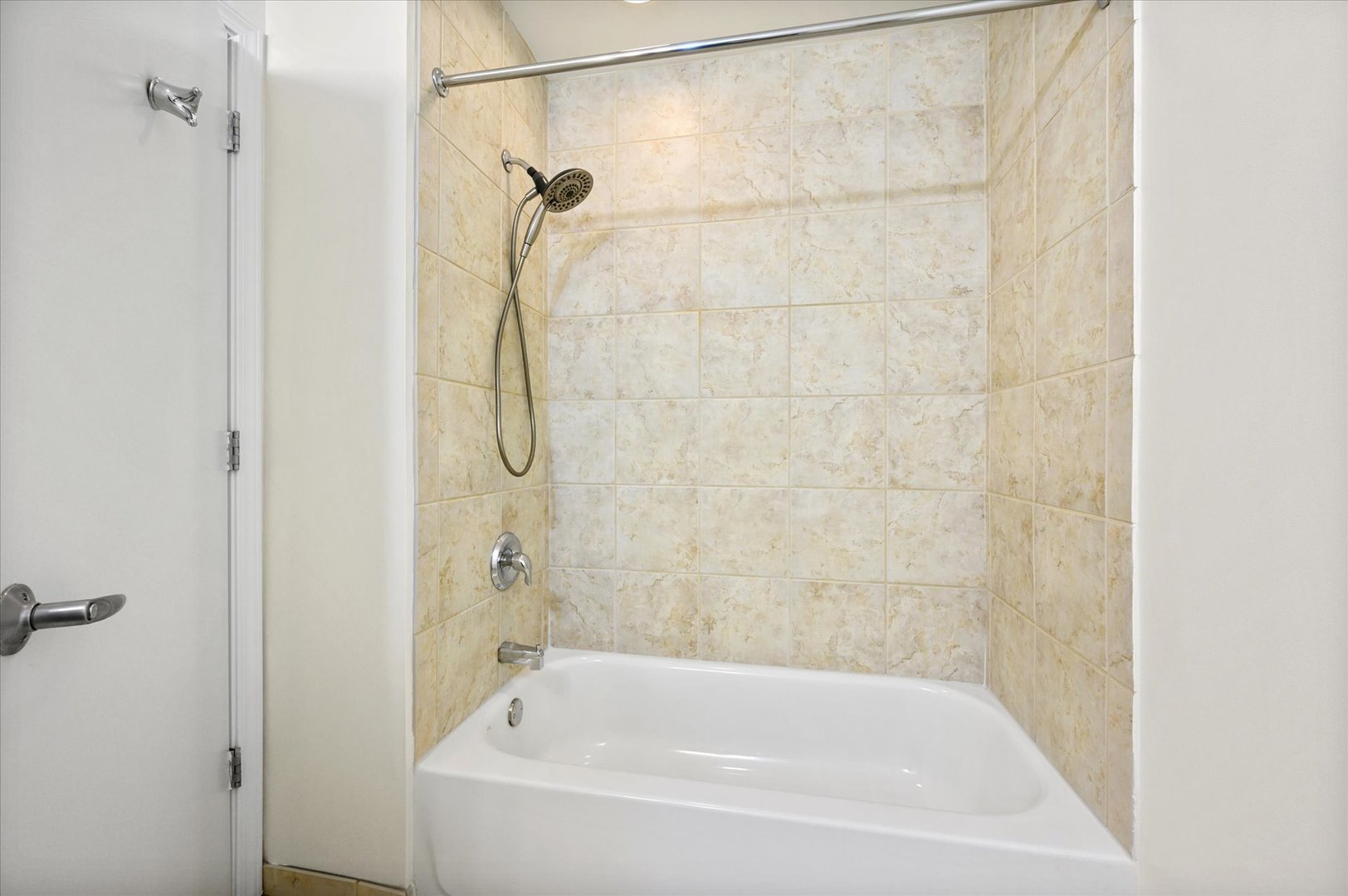 1255 South State Street, Unit 1913 Chicago, IL 60605 - Photo 15 of 21