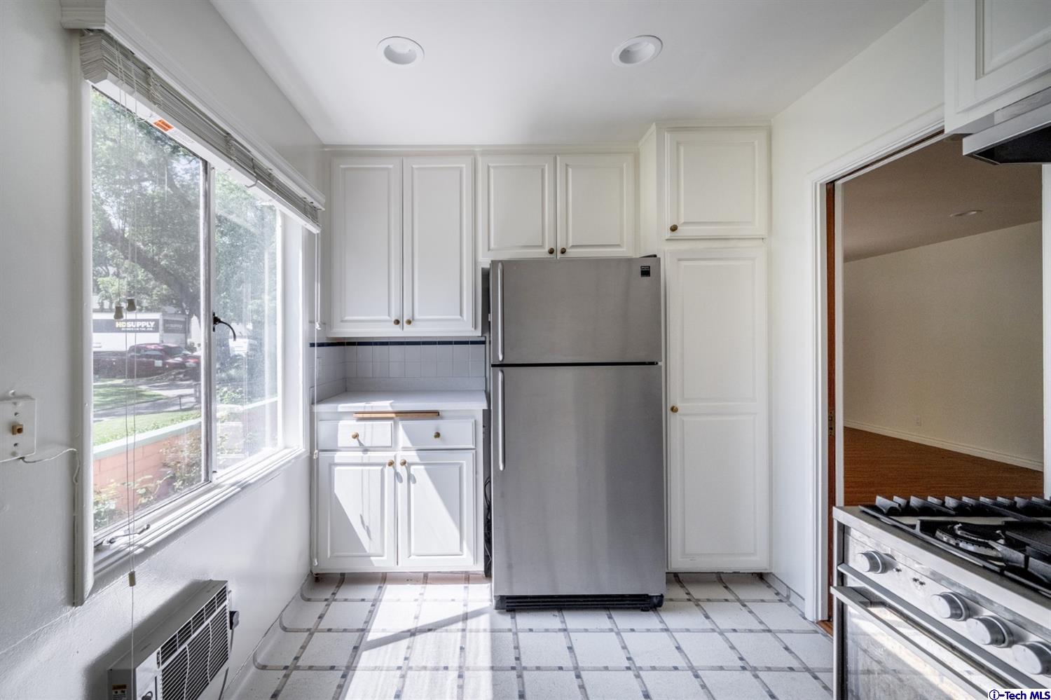 1000 San Pasqual Street, Unit 3 Pasadena, CA 91106 - Photo 8 of 22