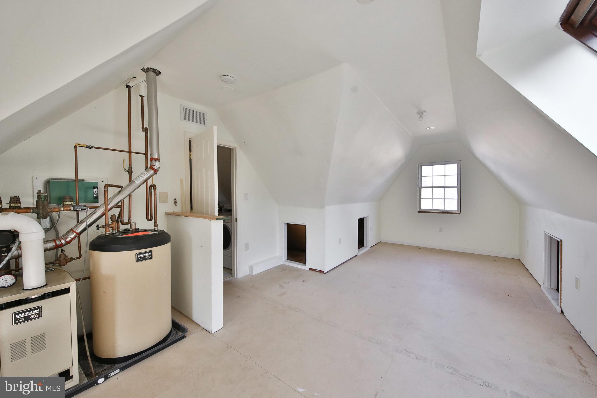 417 Locust Road Glenside, PA 19038 - Photo 23 of 41 Very large flexible space on 2nd level of addition