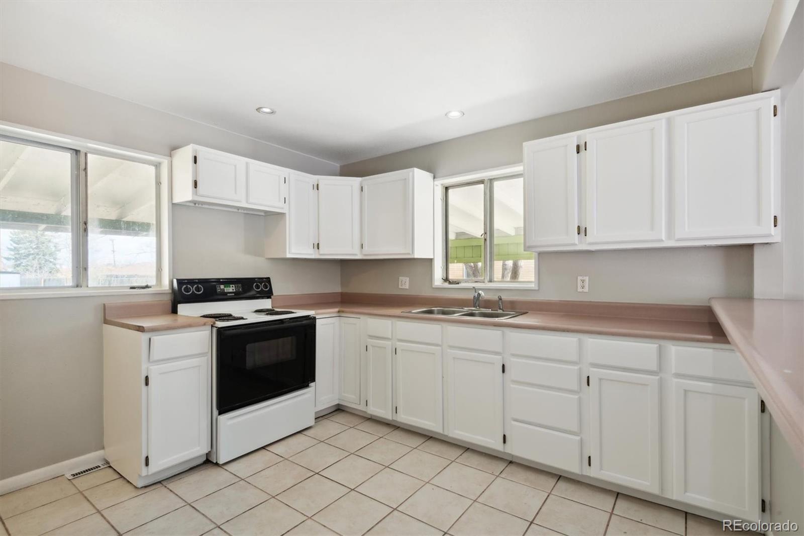 7070 Raritan Street Denver, CO 80221 - Photo 3 of 20 Gallery Image 3
