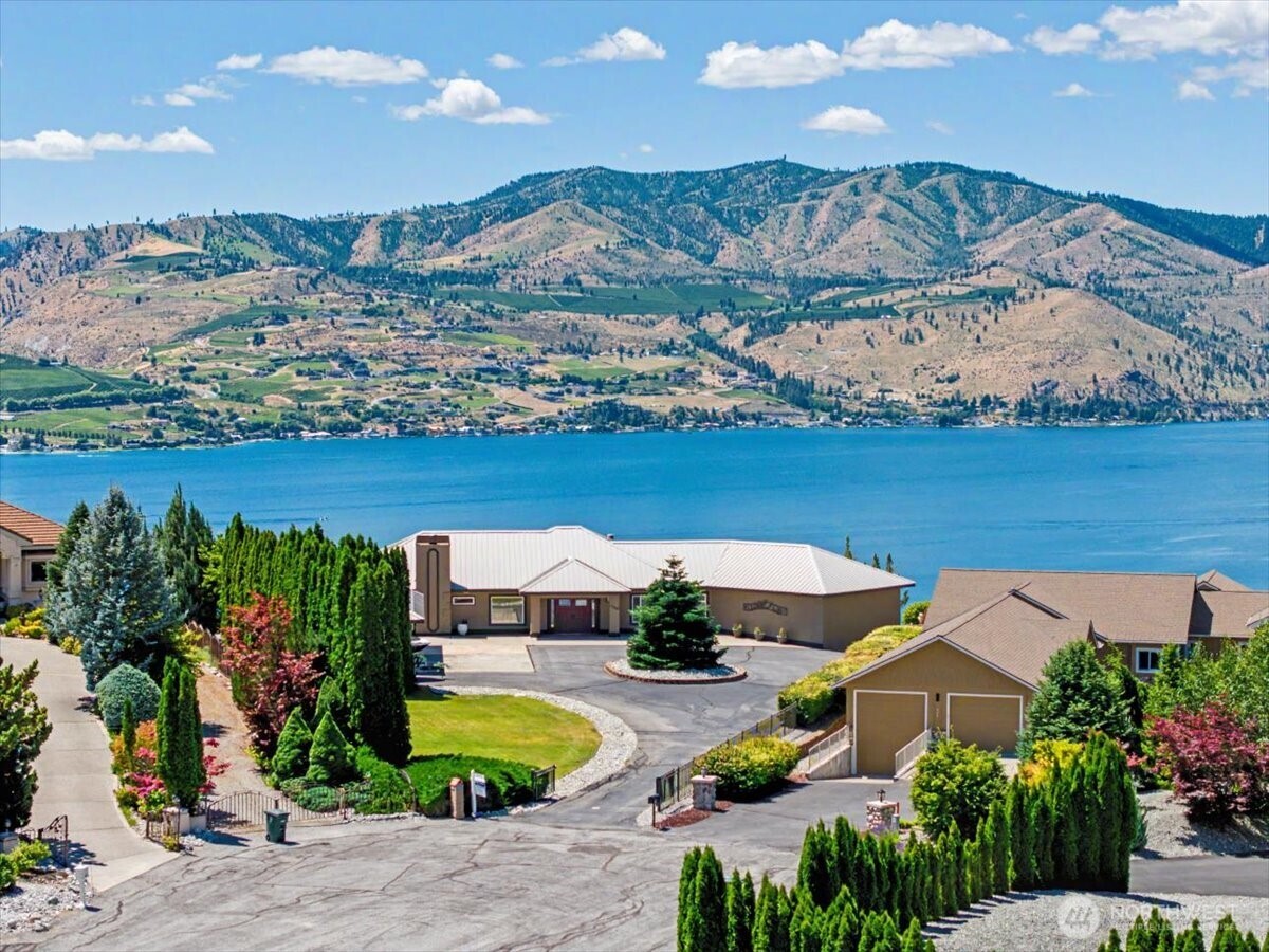 333 Highpoint Place Chelan, WA 98816 - Photo 1 of 40