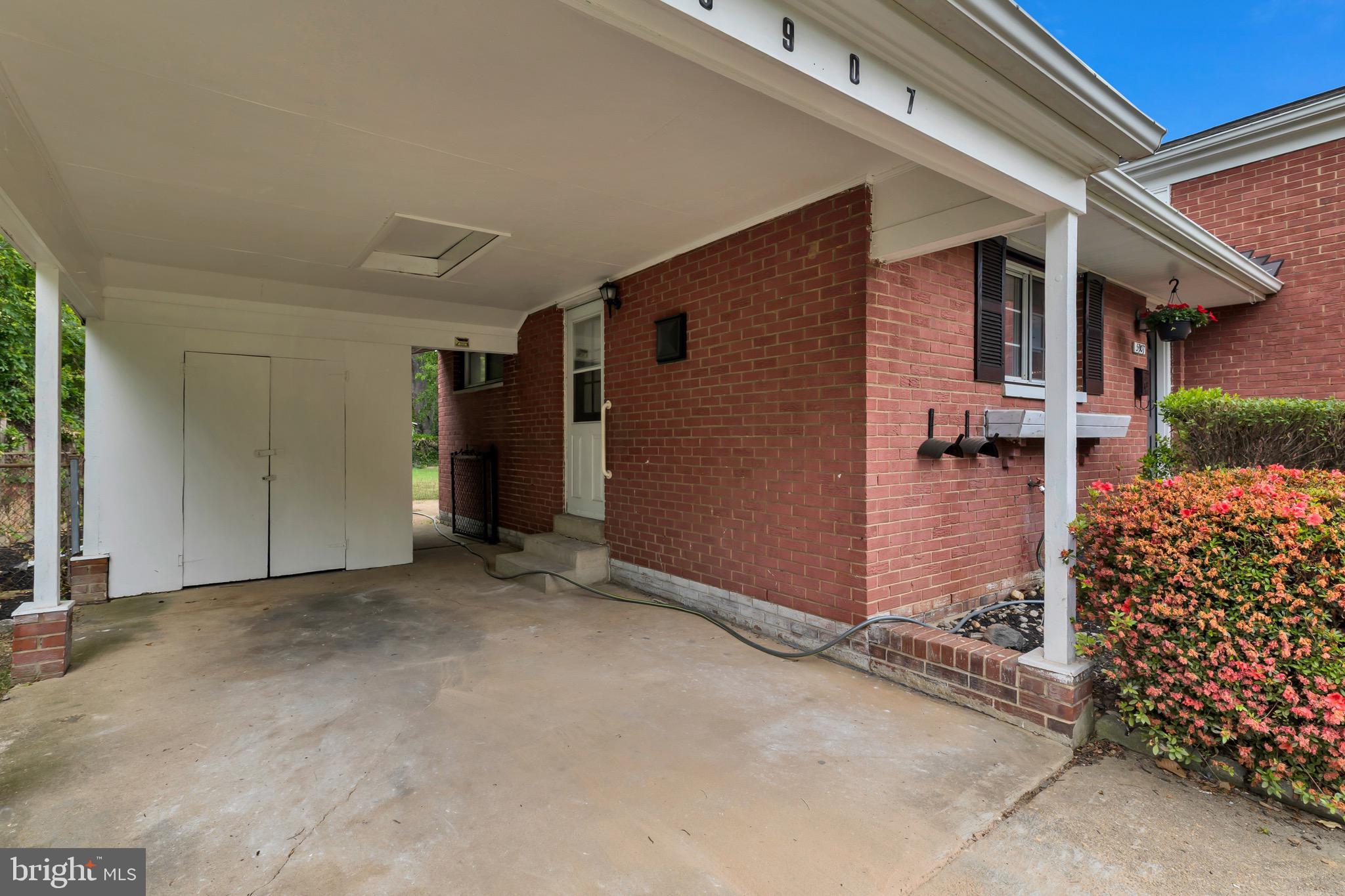 5907 Camberly Avenue Springfield, VA 22150 - Photo 33 of 37