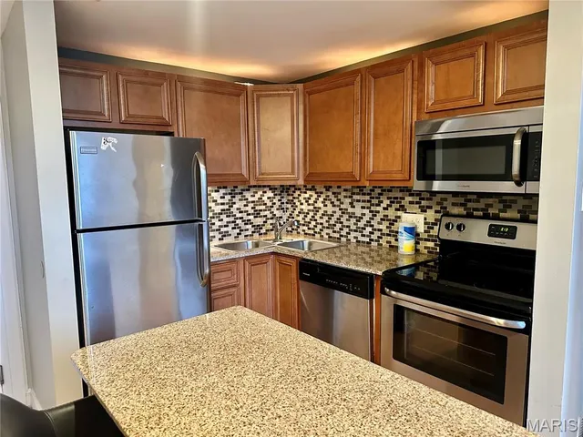 $1,395 | Undisclosed Address, St. Louis, MO 63110