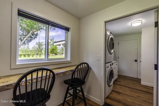 $1,050,000 | 1041 Bottle Bay Road, Sagle, ID 83860