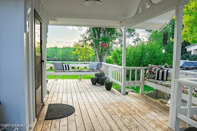 $1,050,000 | 1041 Bottle Bay Road, Sagle, ID 83860