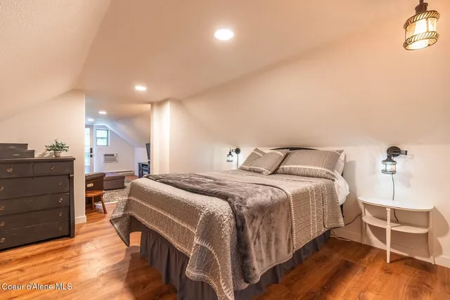 $1,050,000 | 1041 Bottle Bay Road, Sagle, ID 83860