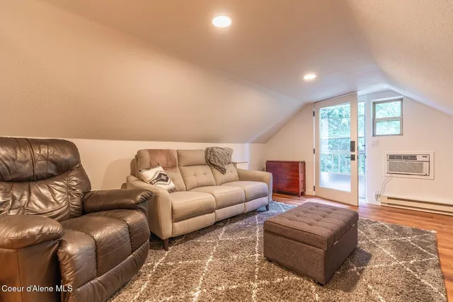 $1,050,000 | 1041 Bottle Bay Road, Sagle, ID 83860