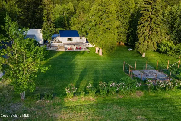 $1,050,000 | 1041 Bottle Bay Road, Sagle, ID 83860