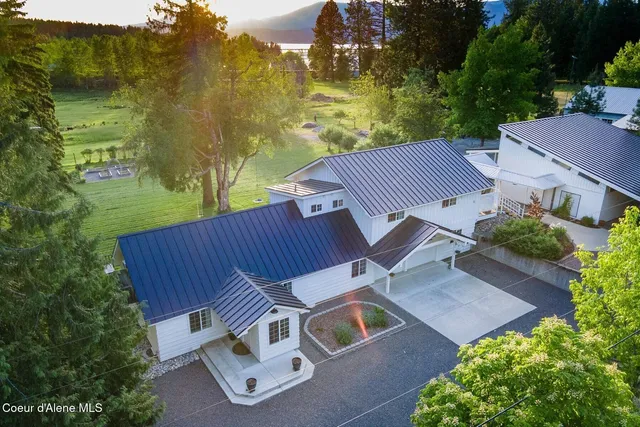 $1,050,000 | 1041 Bottle Bay Road, Sagle, ID 83860