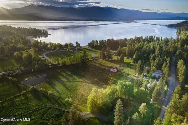 $999,000 | 1041 Bottle Bay Road, Sagle, ID 83860