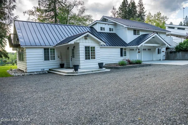 $1,050,000 | 1041 Bottle Bay Road, Sagle, ID 83860