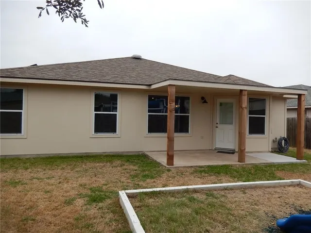 a front view of house with yard