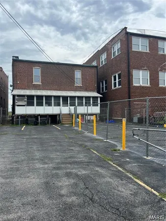 $900 | 3465 South Grand Boulevard, St. Louis, MO 63118