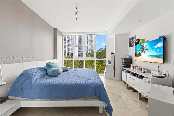 $5,000 | 18201 Collins Avenue, Unit 601A, Sunny Isles Beach, FL 33160