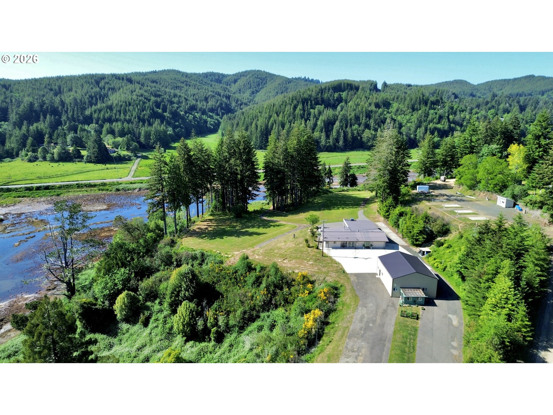 94475 Golf Course Lane North Bend, OR 97459 - Photo 4 of 47