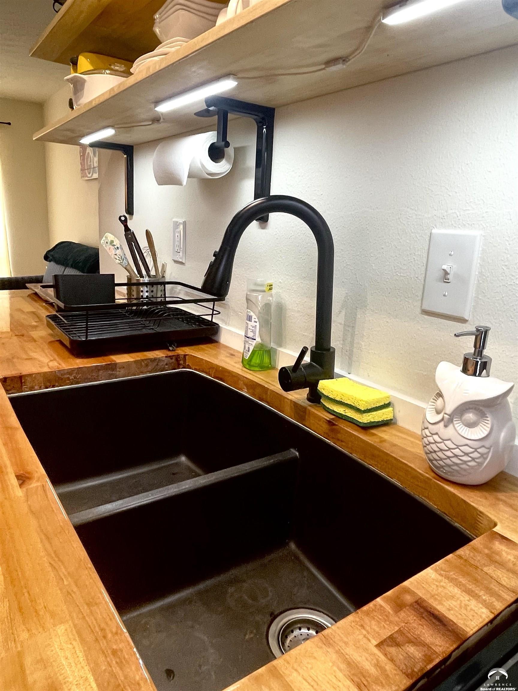 1515 West 3rd Street Lawrence, KS 66044 - Photo 8 of 31