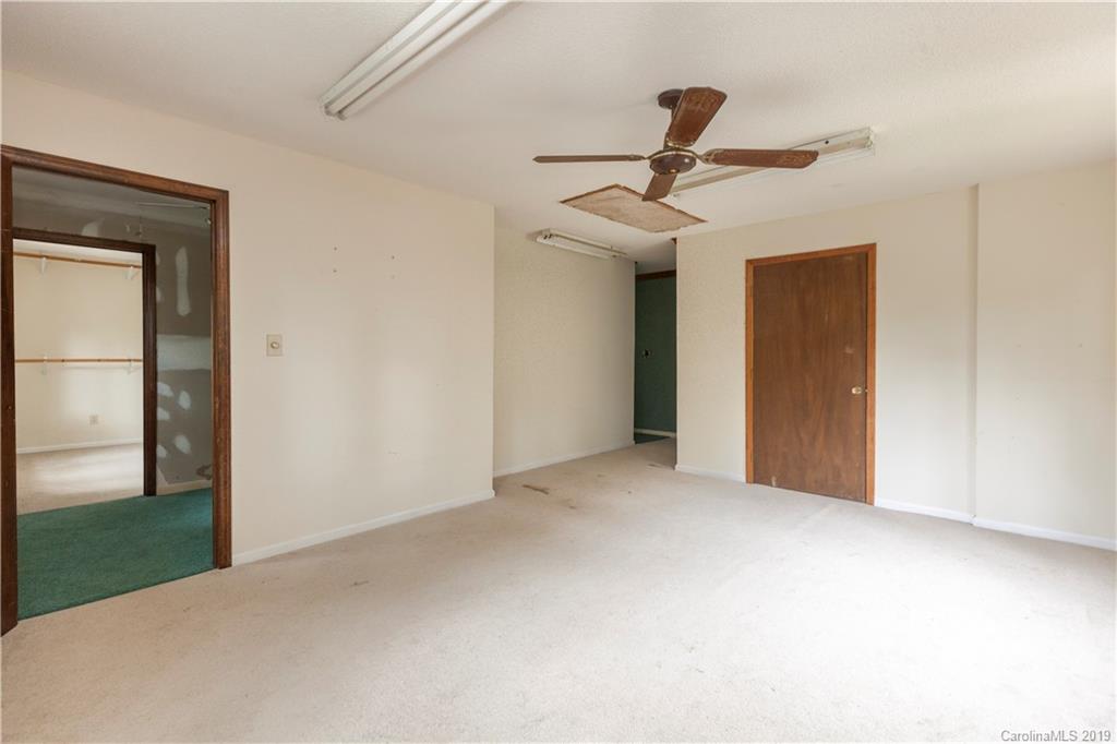 3515 Lake Shore Road South Denver, NC 28037 - Photo 33 of 46 a view of empty room with ceiling fan