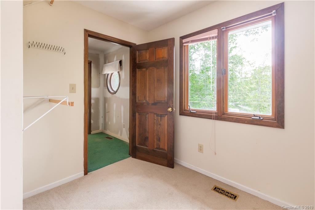 3515 Lake Shore Road South Denver, NC 28037 - Photo 35 of 46 a view of an empty room with closet area