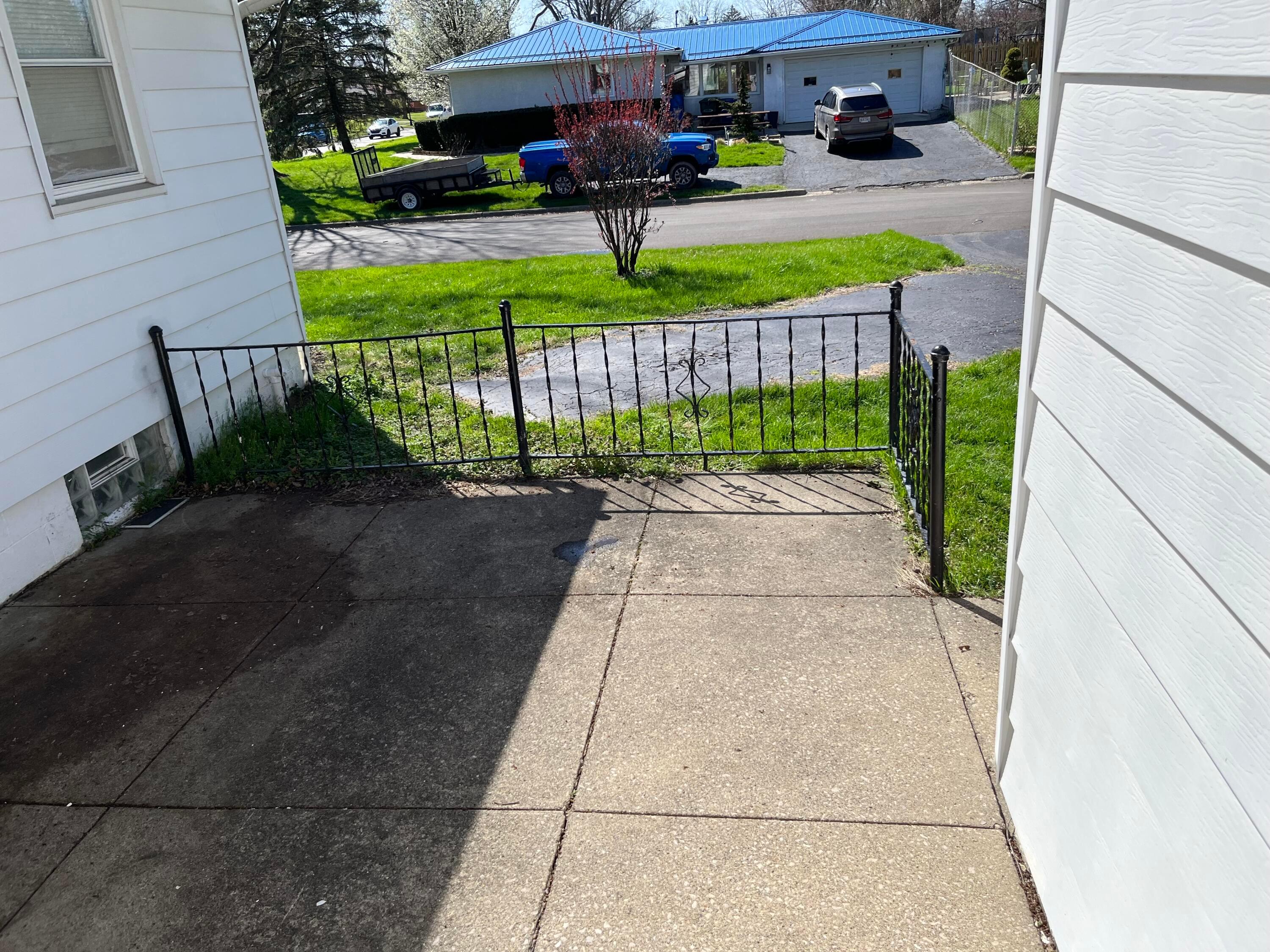 2130 Case Road Columbus, OH 43224 - Photo 33 of 39 34 - Side Patio - 2