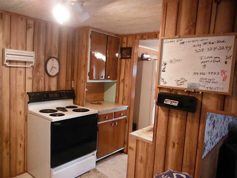 436 Lindsay Road Zelienople, PA 16063 - Photo 8 of 20 Kitchen.