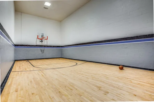 a view of a living room and kitchen