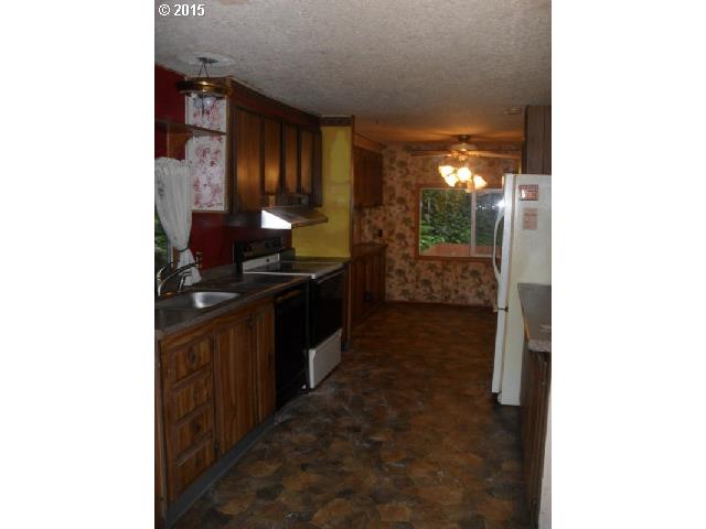 1284 Mountain View Road Kalama, WA 98625 - Photo 7 of 16 Gallery Image 7