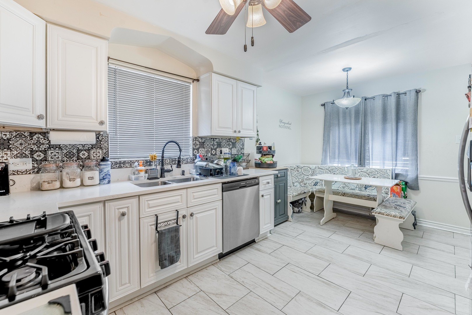 1820 Maple Avenue Berwyn, IL 60402 - Photo 8 of 32