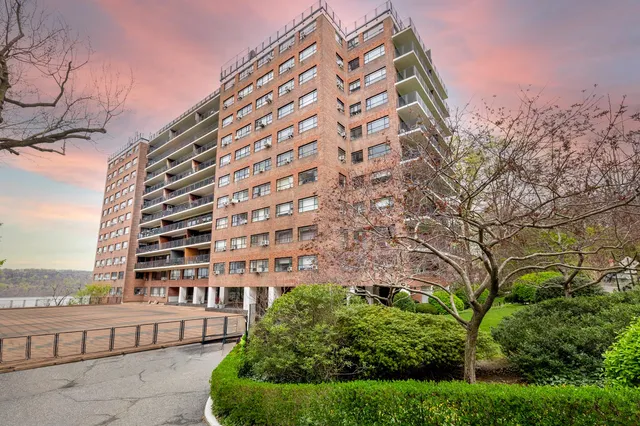 $395,000 | 2727 Palisade Avenue, Unit 5B | Spuyten Duyvil