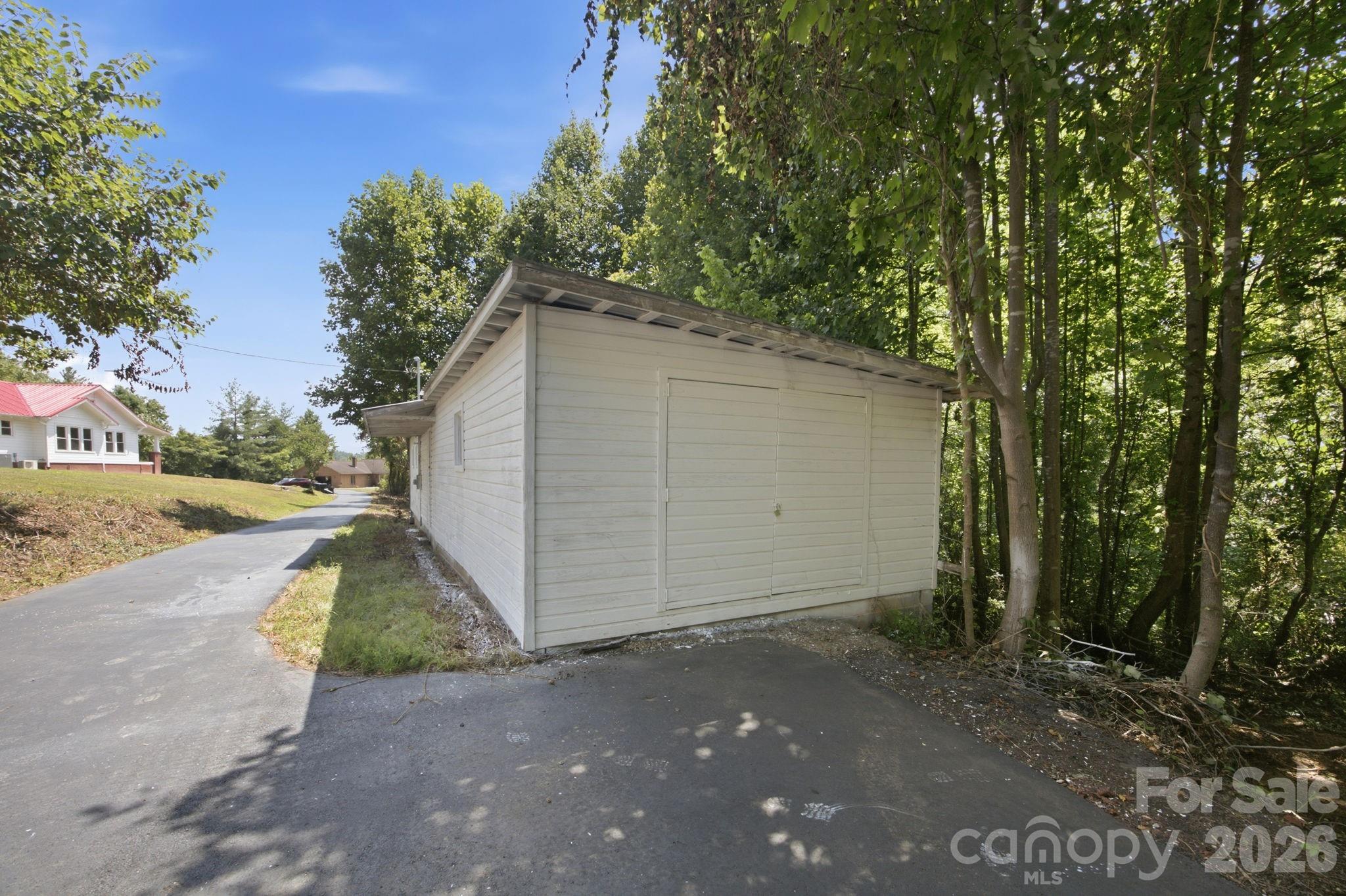 661 Lenoir Road Morganton, NC 28655 - Photo 14 of 48