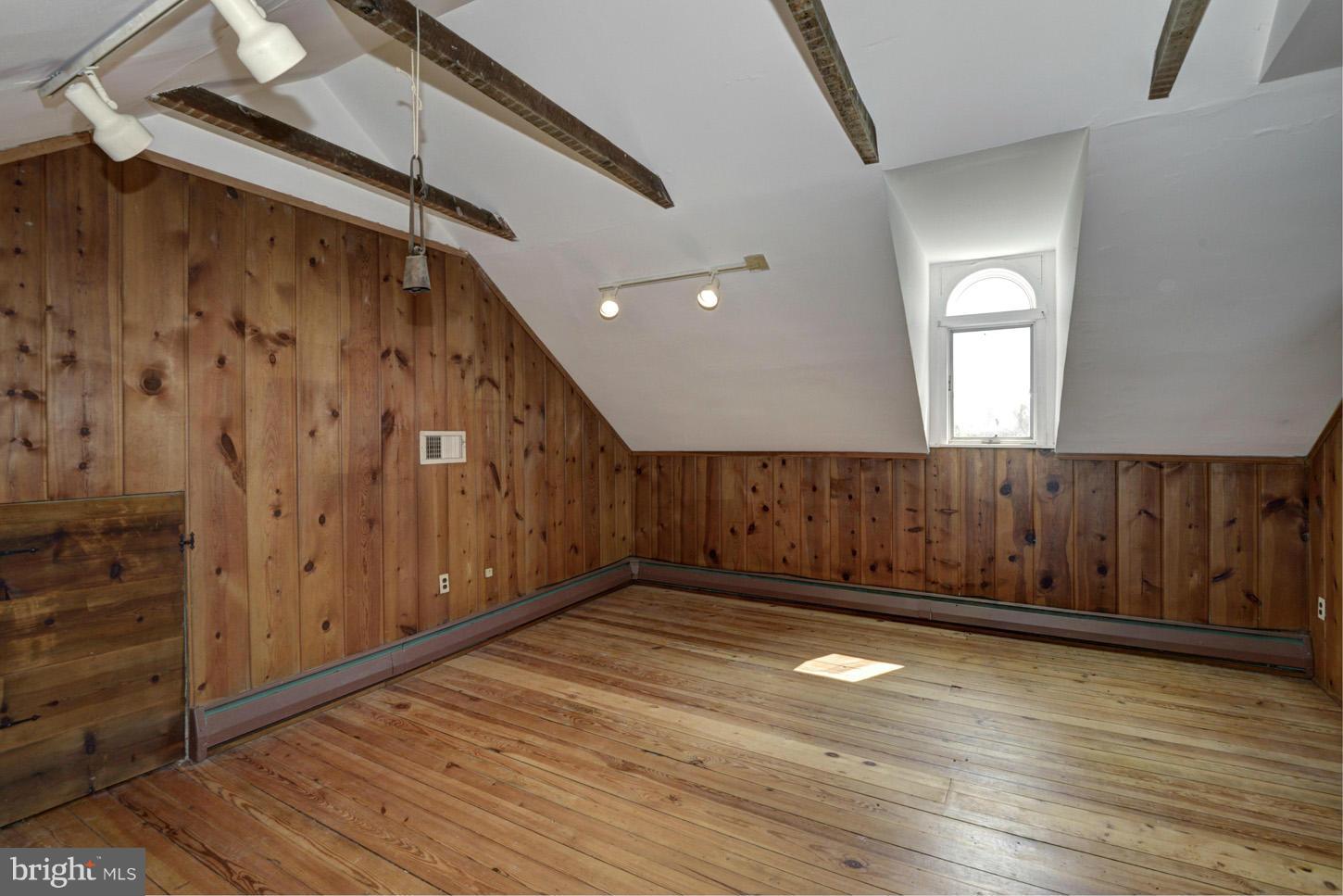 16501 Comus Road Dickerson, MD 20842 - Photo 22 of 29 a view of an entryway with wooden floor