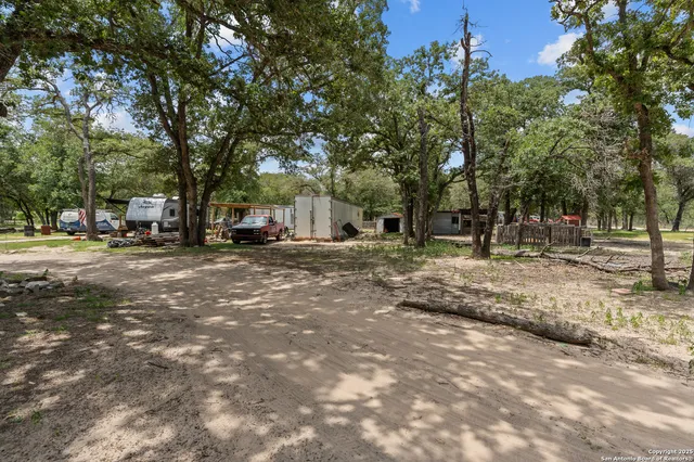 $355,000 | 129 Kothmann Road, La Vernia, TX 78121