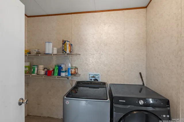 $355,000 | 129 Kothmann Road, La Vernia, TX 78121