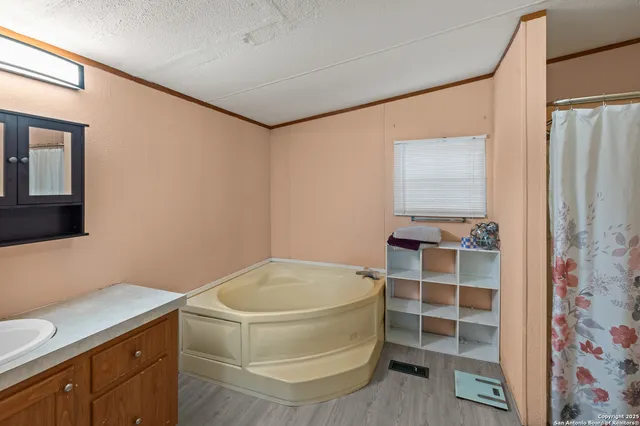 $355,000 | 129 Kothmann Road, La Vernia, TX 78121