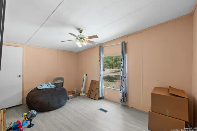 $355,000 | 129 Kothmann Road, La Vernia, TX 78121