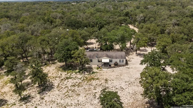 $355,000 | 129 Kothmann Road, La Vernia, TX 78121