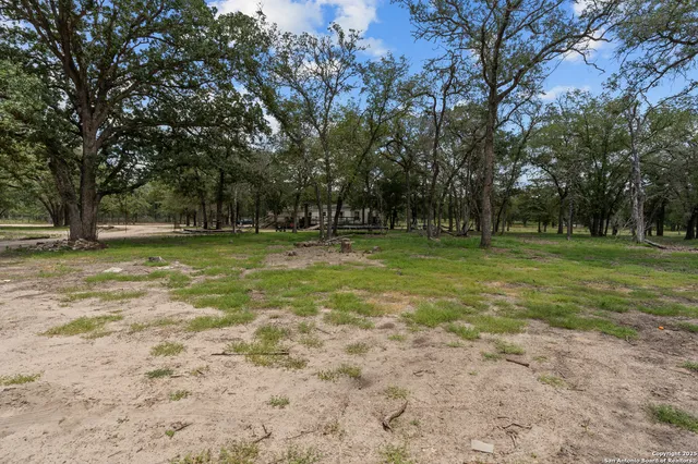 $355,000 | 129 Kothmann Road, La Vernia, TX 78121