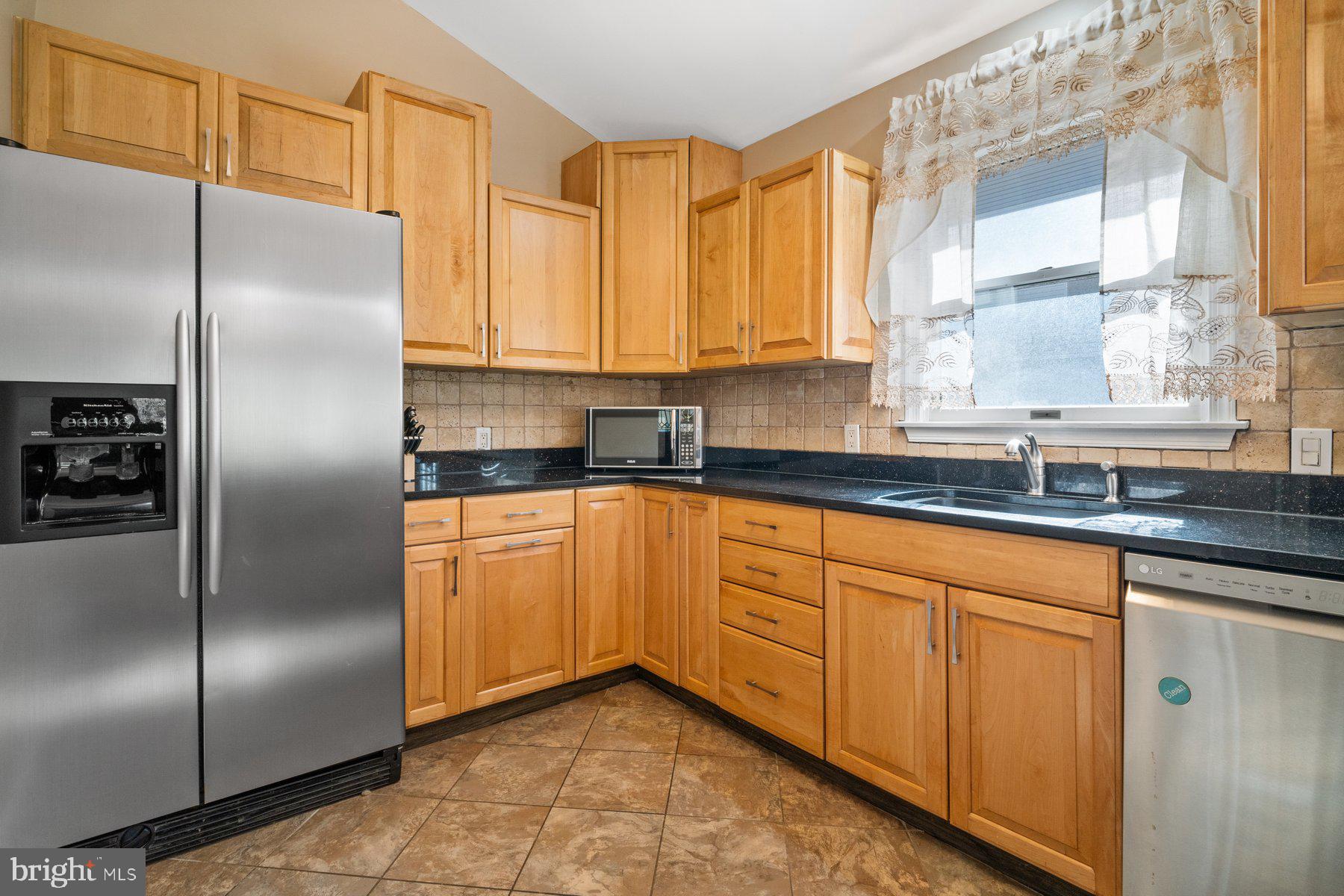 6715 West Lakeridge Road New Market, MD 21774 - Photo 8 of 50 Loads of light to prep by.