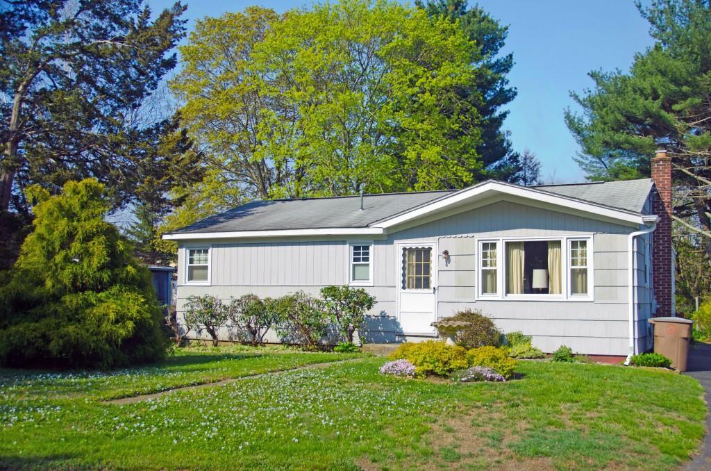 6 Foster Leigh Road East Lyme, CT 06357 - Photo 1 of 1 front view of a house with a yard