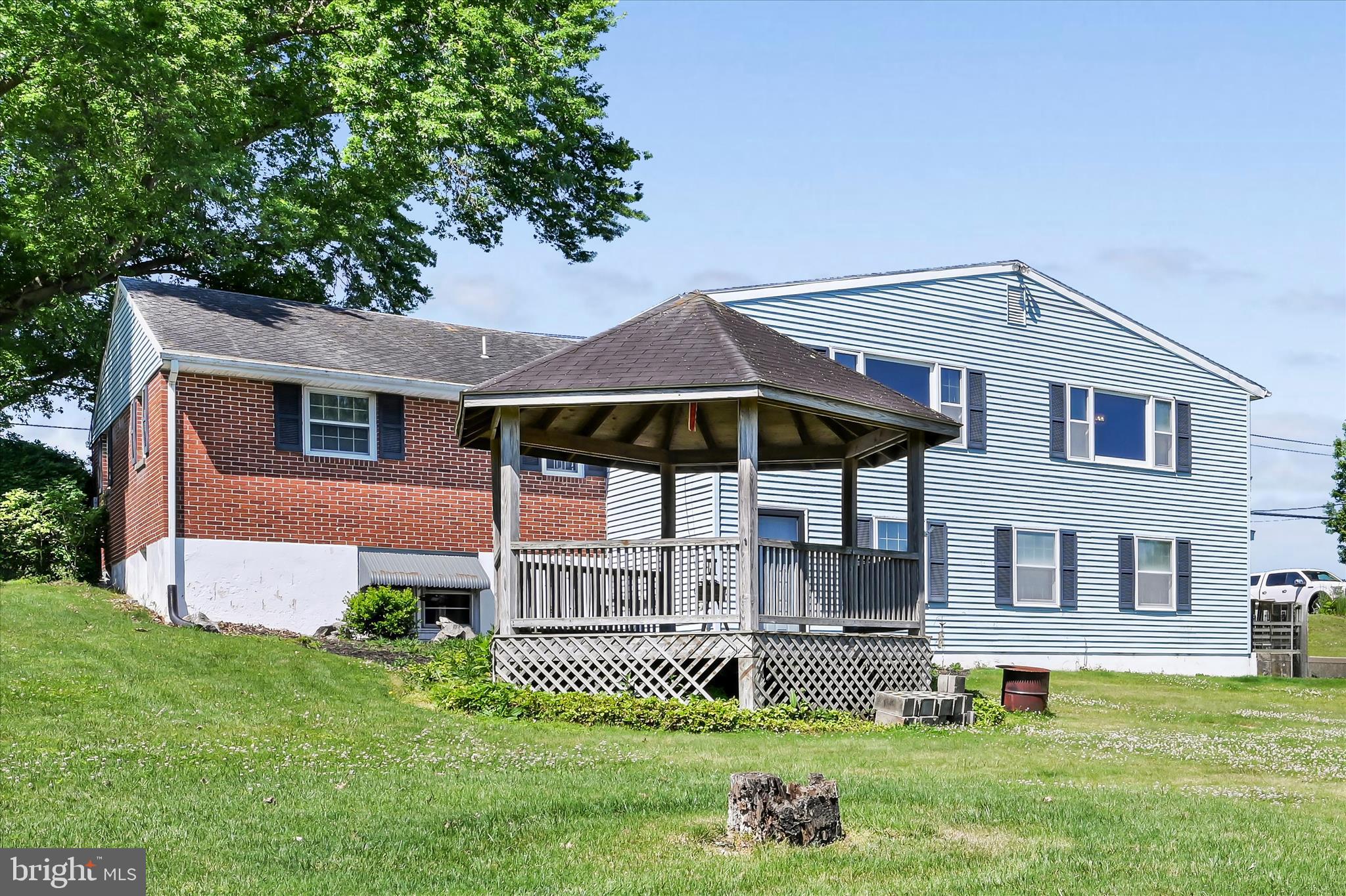 627 Pine Hill Road Lititz, PA 17543 - Photo 43 of 49 Exteriro Back