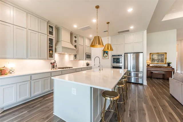 $699,900 | 622 Platinum Stone Lane, Pinehurst, TX 77362