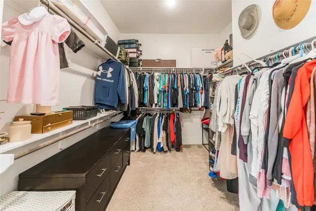 $699,900 | 622 Platinum Stone Lane, Pinehurst, TX 77362